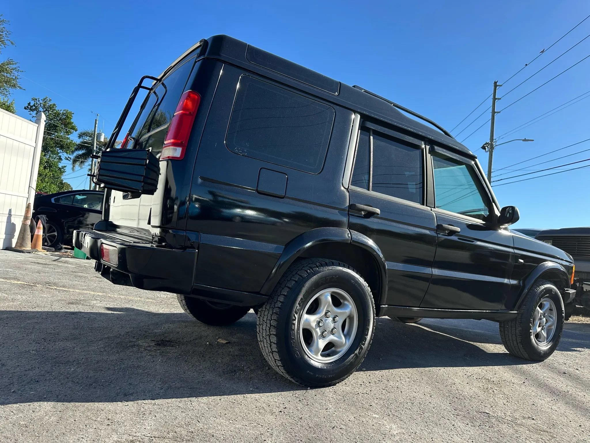 Used 1999 Land Rover Discovery Series II AWD/4WD image 3