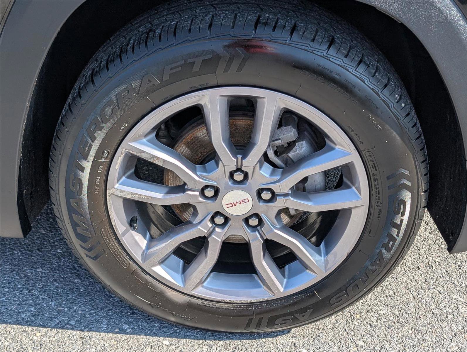 Used 2023 GMC Terrain SLT image 11