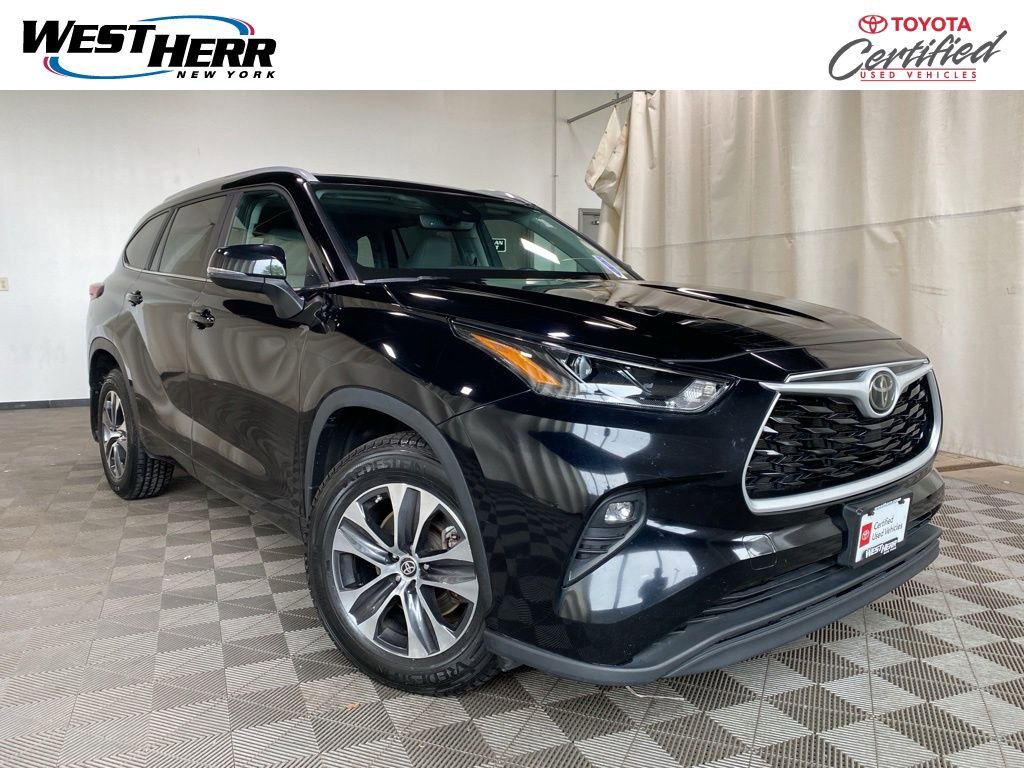 Certified 2023 Toyota Highlander XLE AWD/4WD image 1