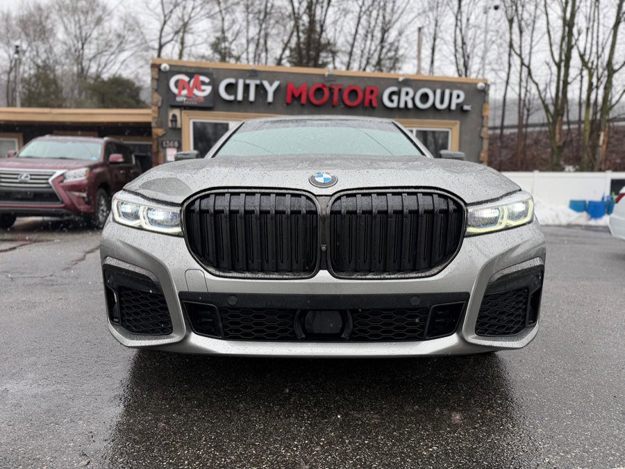Used 2020 BMW 740i xDrive w/ M Sport Package image 2