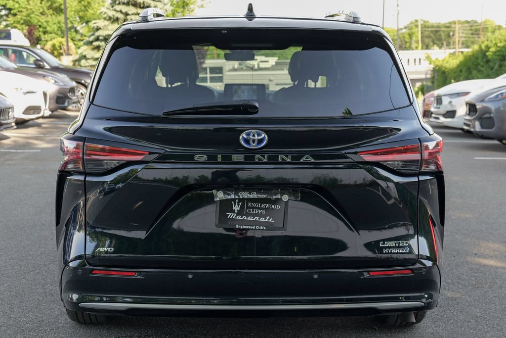 Used 2023 Toyota Sienna Limited AWD/4WD image 6