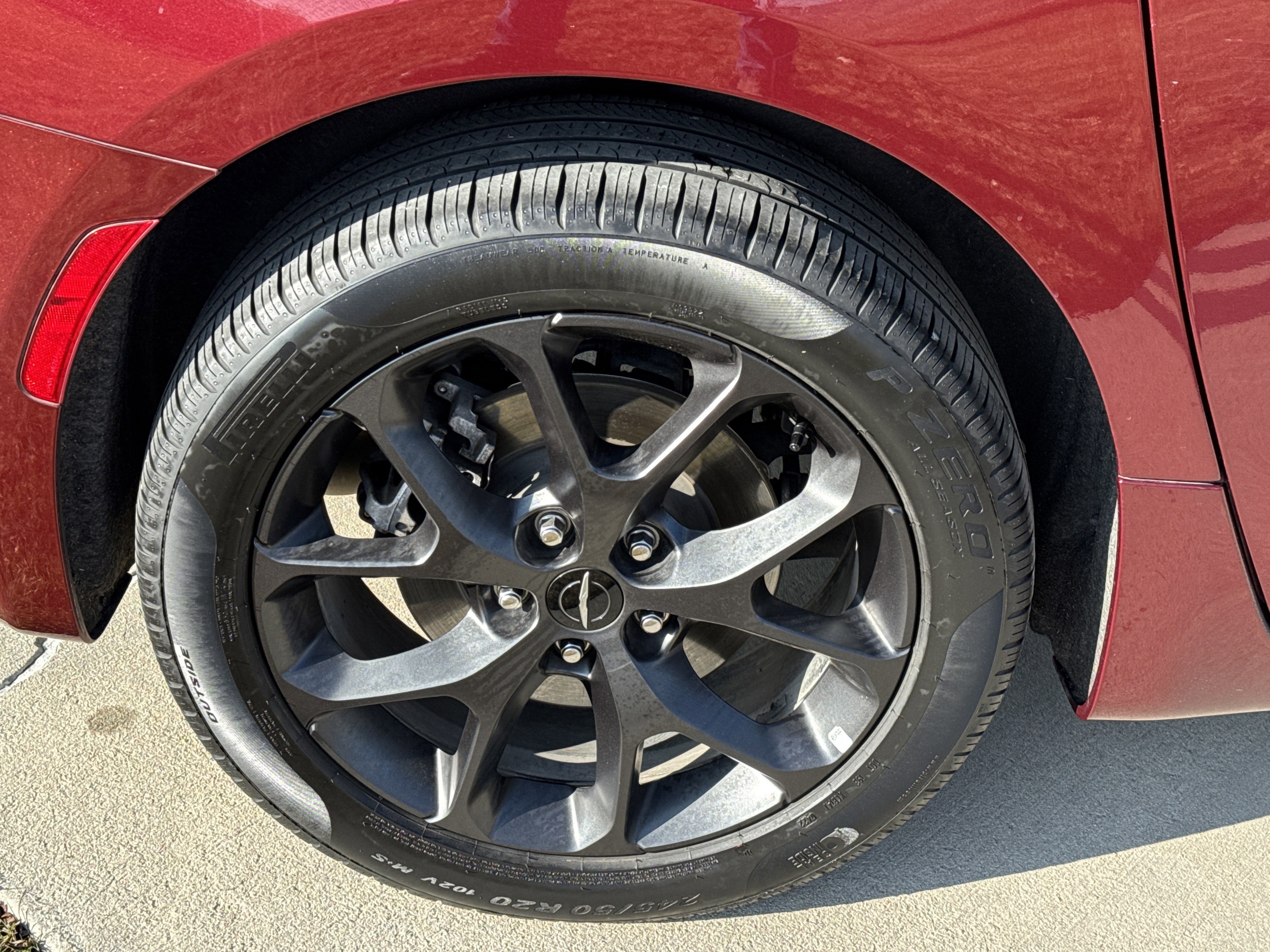 Used 2023 Chrysler Pacifica Touring-L w/ S Appearance Package image 12