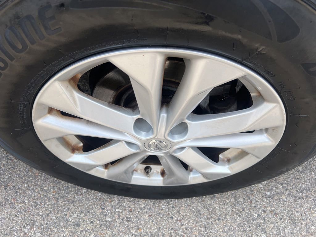 Used 2016 Nissan Rogue SV AWD/4WD image 36