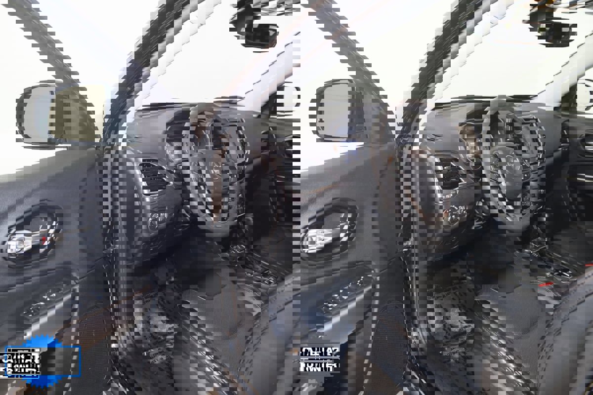 Used 2022 Jeep Cherokee Limited image 48