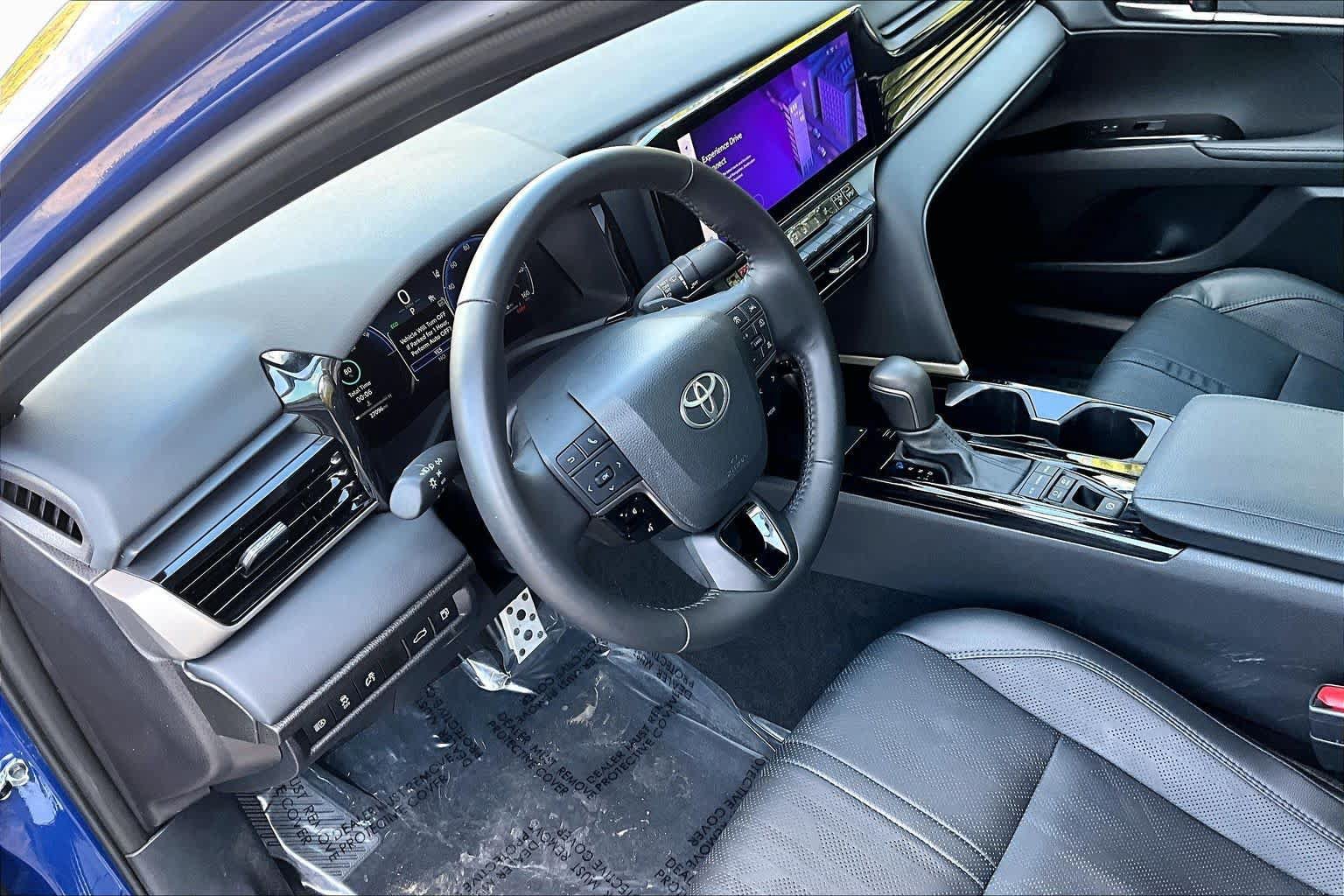Used 2025 Toyota Camry XSE FWD image 18