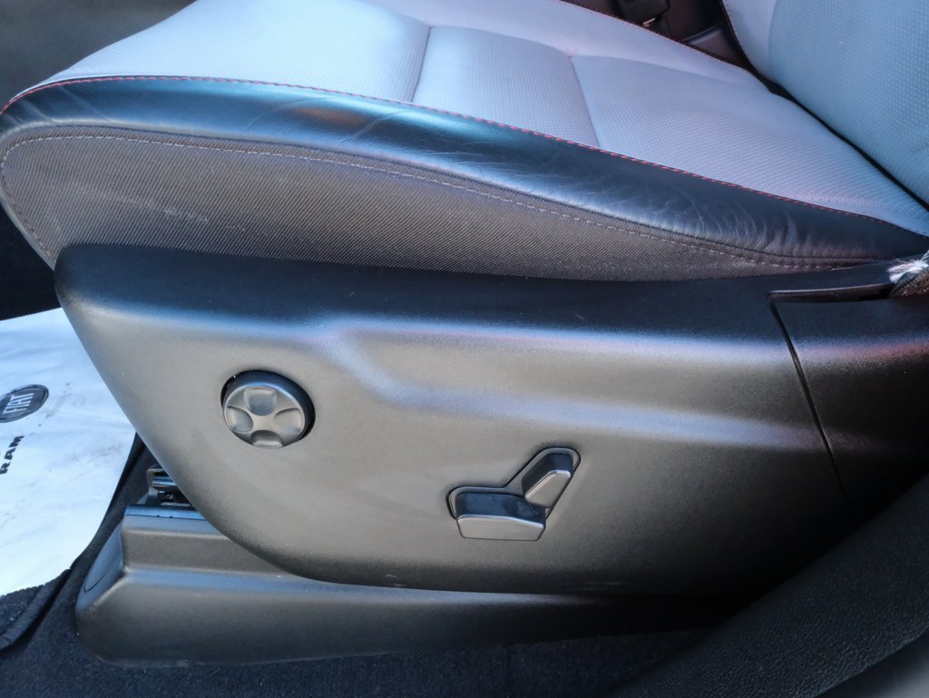 Used 2024 Dodge Durango GT image 25