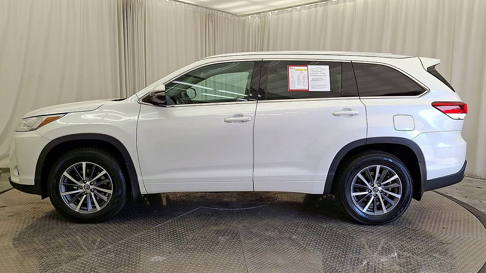 Certified 2018 Toyota Highlander XLE image 8