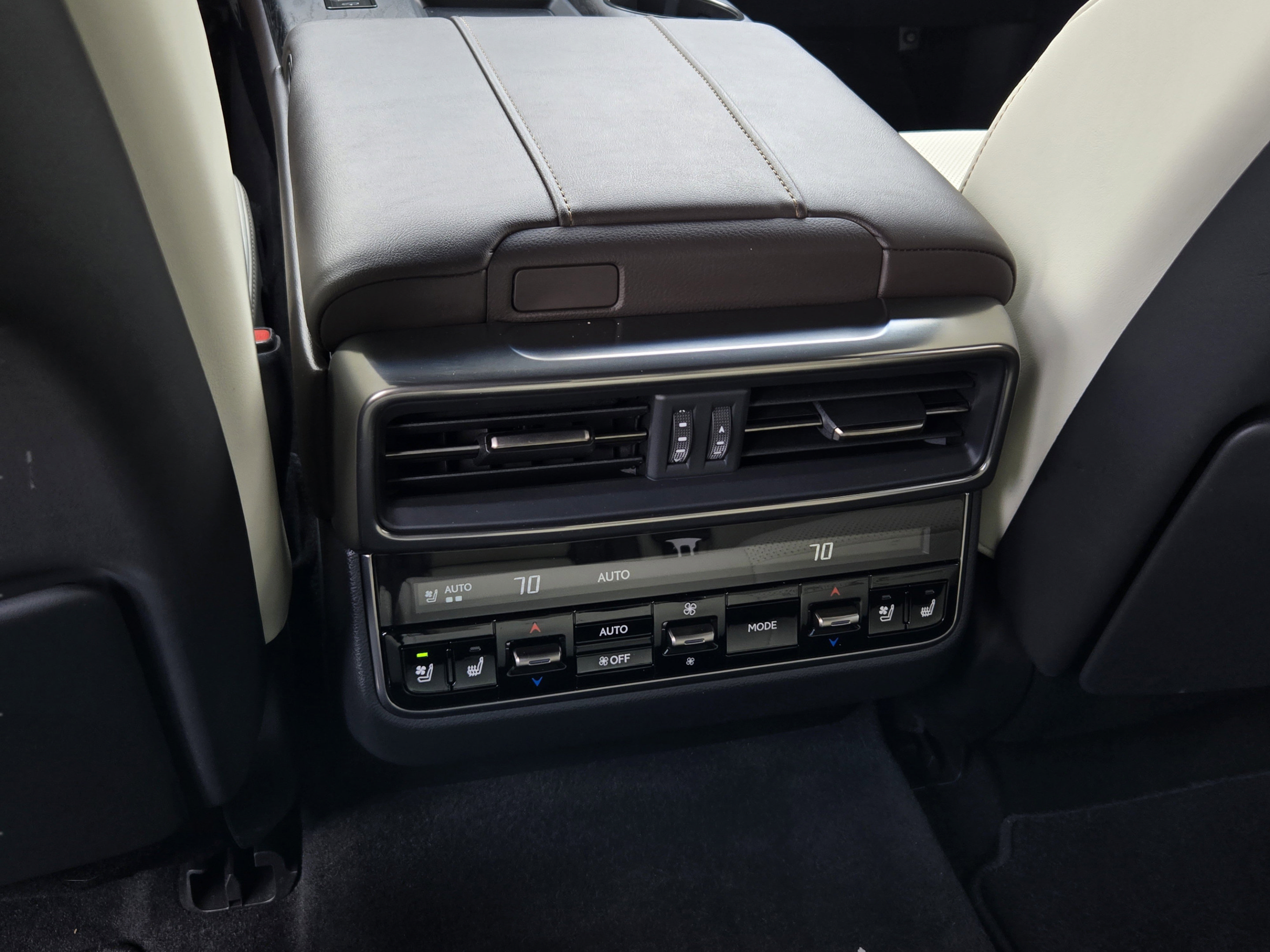 Used 2023 Lexus LX 600 4WD w/ Appearance Package image 30