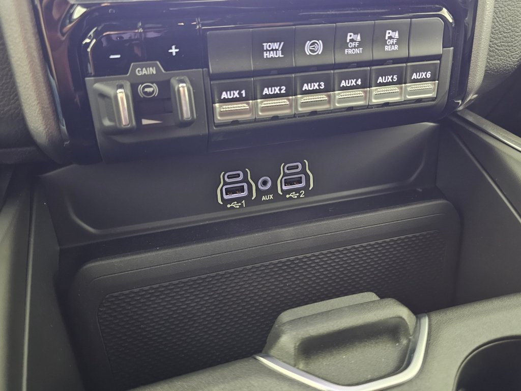 New 2026 RAM 3500 Big Horn AWD/4WD image 30
