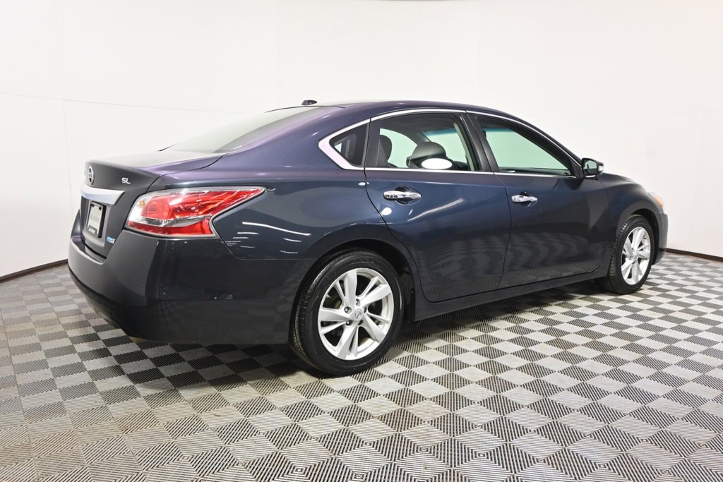 Used 2014 Nissan Altima 2.5 SL w/ Moonroof Package image 7