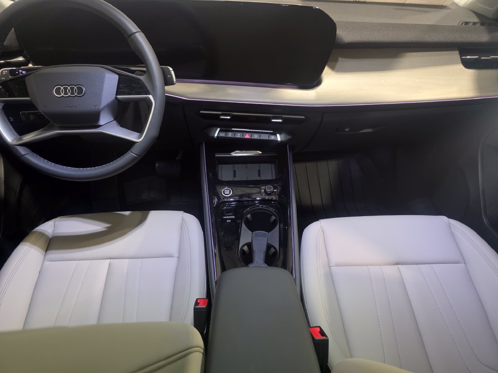 New 2026 Audi Q3 quattro 2.0T AWD/4WD image 13