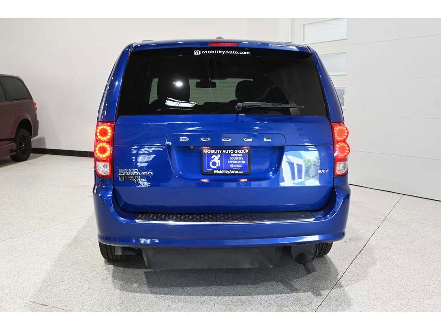 Used 2020 Dodge Grand Caravan SXT FWD image 7