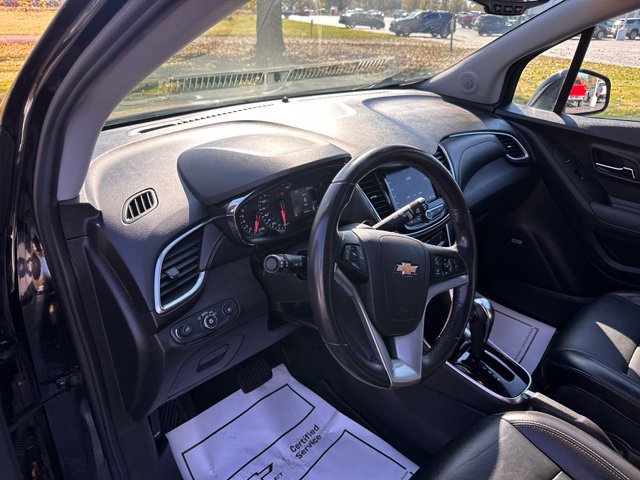 Used 2020 Chevrolet Trax Premier FWD image 17
