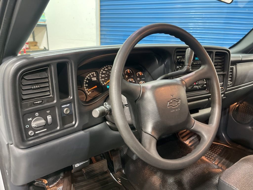Used 2000 Chevrolet Silverado 1500 Base w/ Exterior Appearance Pkg image 9