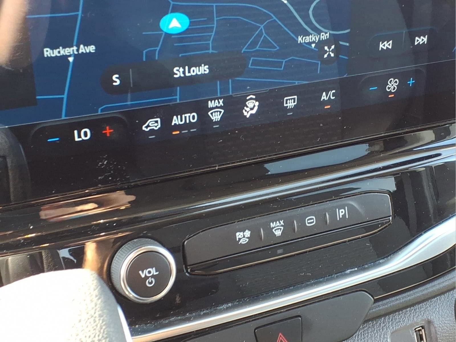 Used 2024 Ford Transit 350 XLT image 10