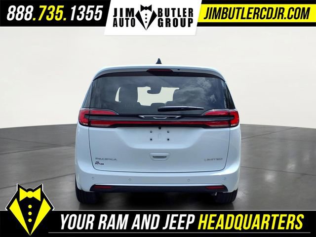 New 2027 Chrysler Pacifica Limited FWD image 4