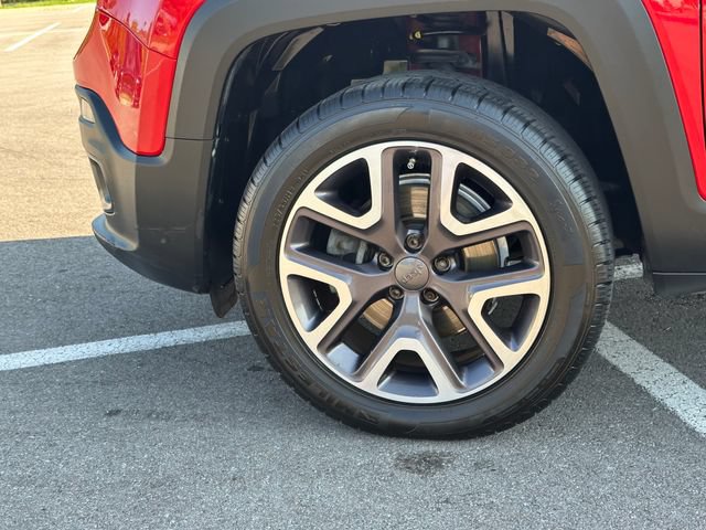 Used 2015 Jeep Renegade Latitude w/ Trailer Tow Group AWD/4WD image 10