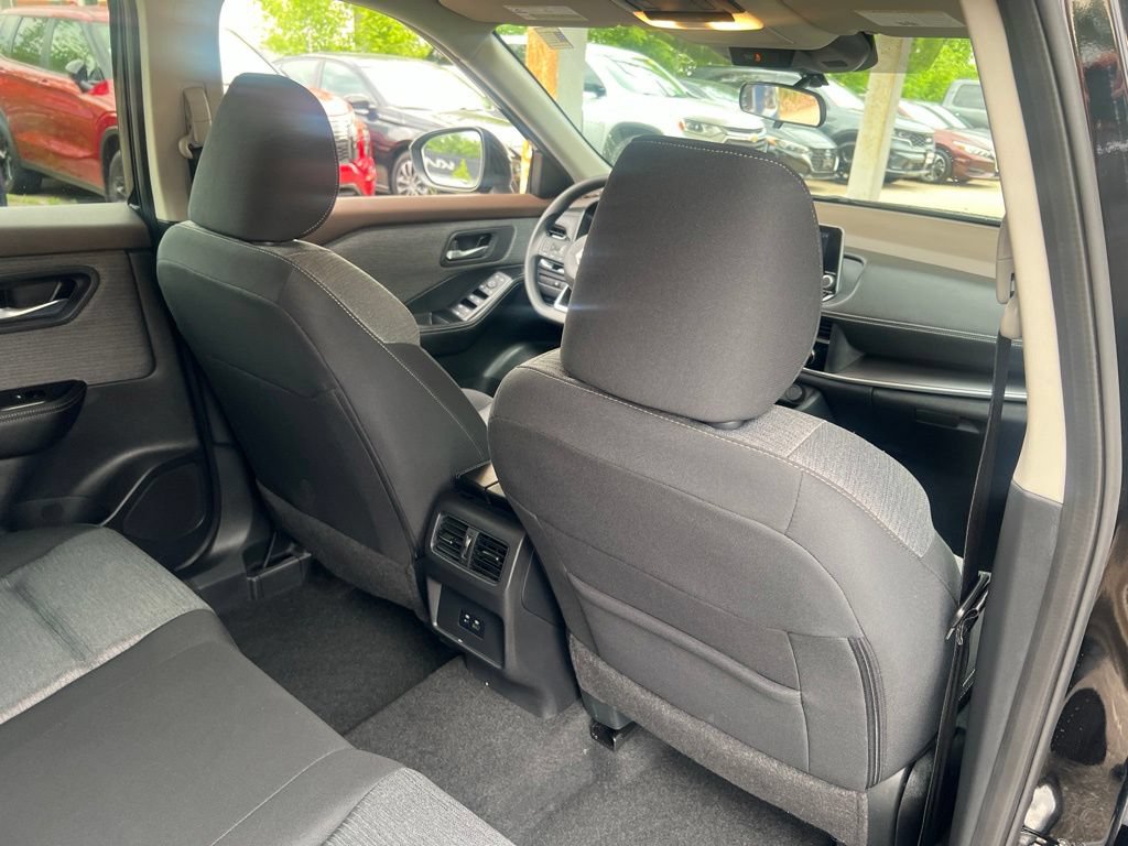 Certified 2023 Nissan Rogue SV AWD/4WD image 15