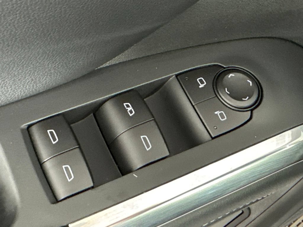 Certified 2026 Chevrolet Traverse LT AWD/4WD image 26