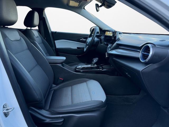 Used 2024 Chevrolet Trax LT w/ Driver Confidence Package image 15