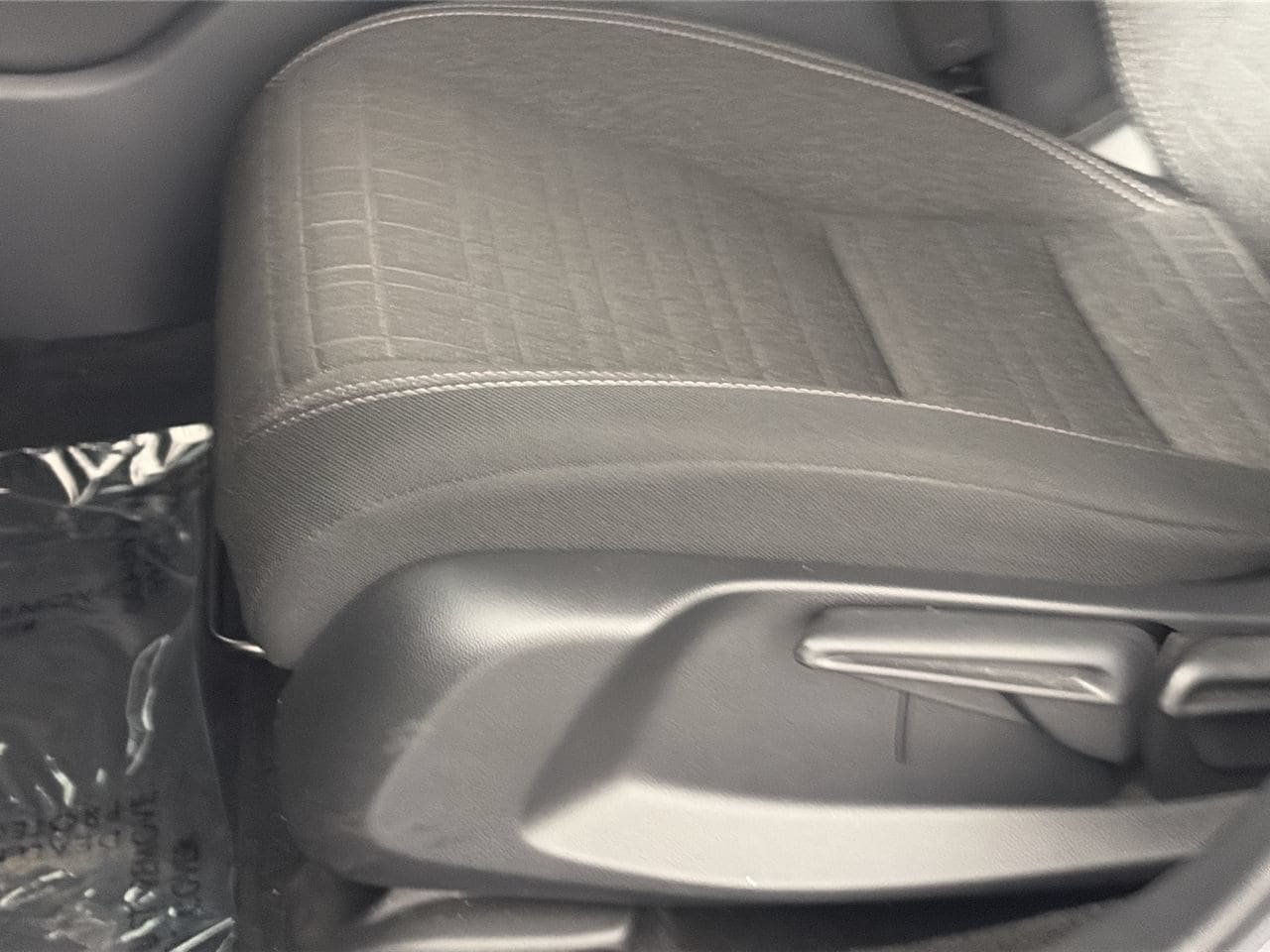 Used 2025 Honda HR-V LX image 17
