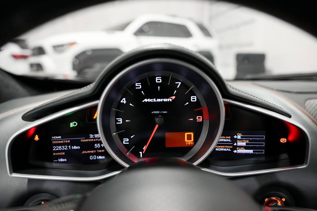 Used 2015 McLaren 650S Spider image 14