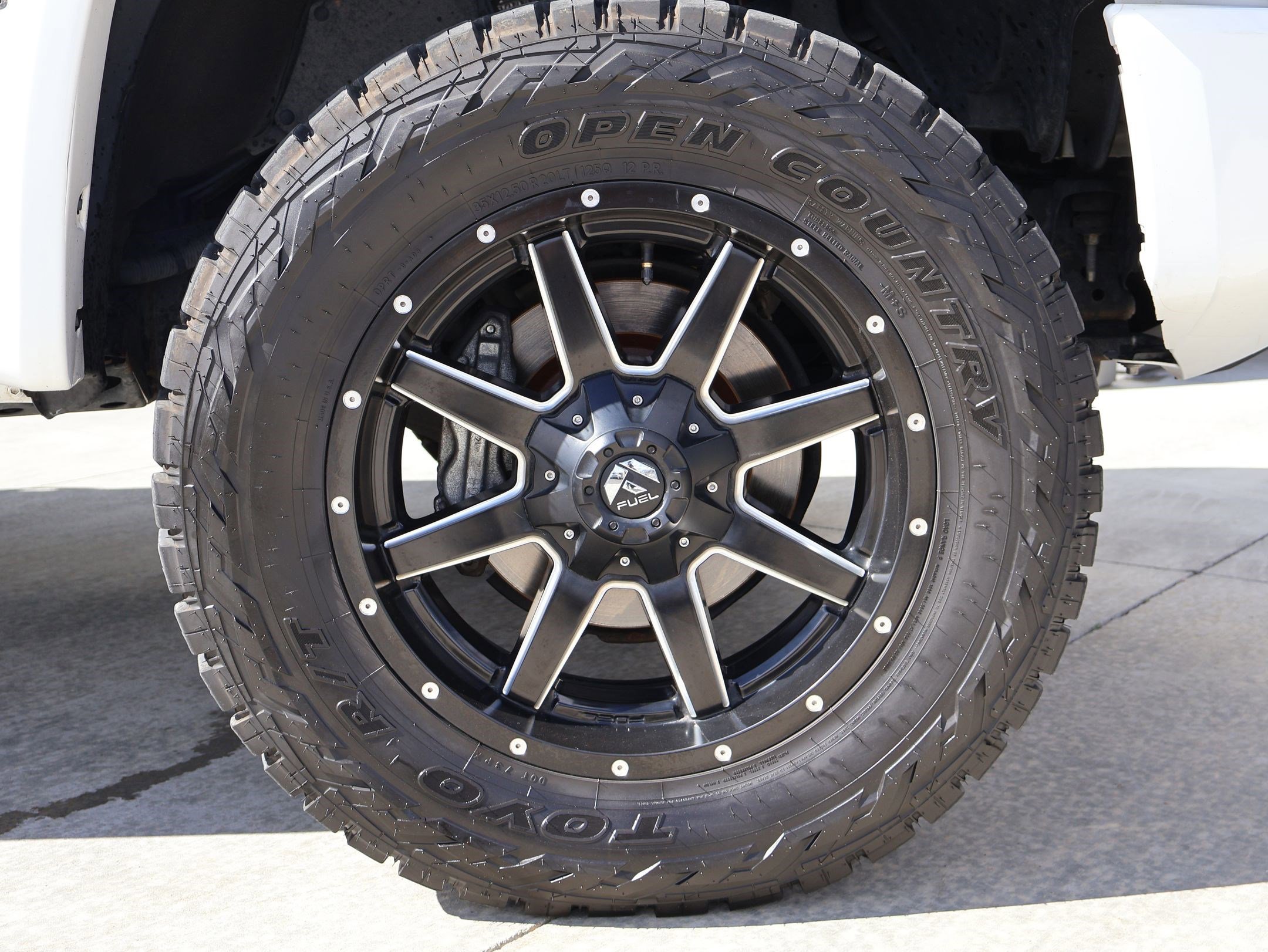 Used 2017 Toyota Tundra Limited image 32