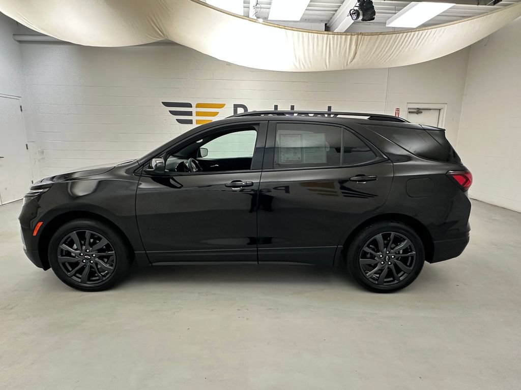 Used 2023 Chevrolet Equinox RS w/ LPO, Floor Liner Package FWD image 4