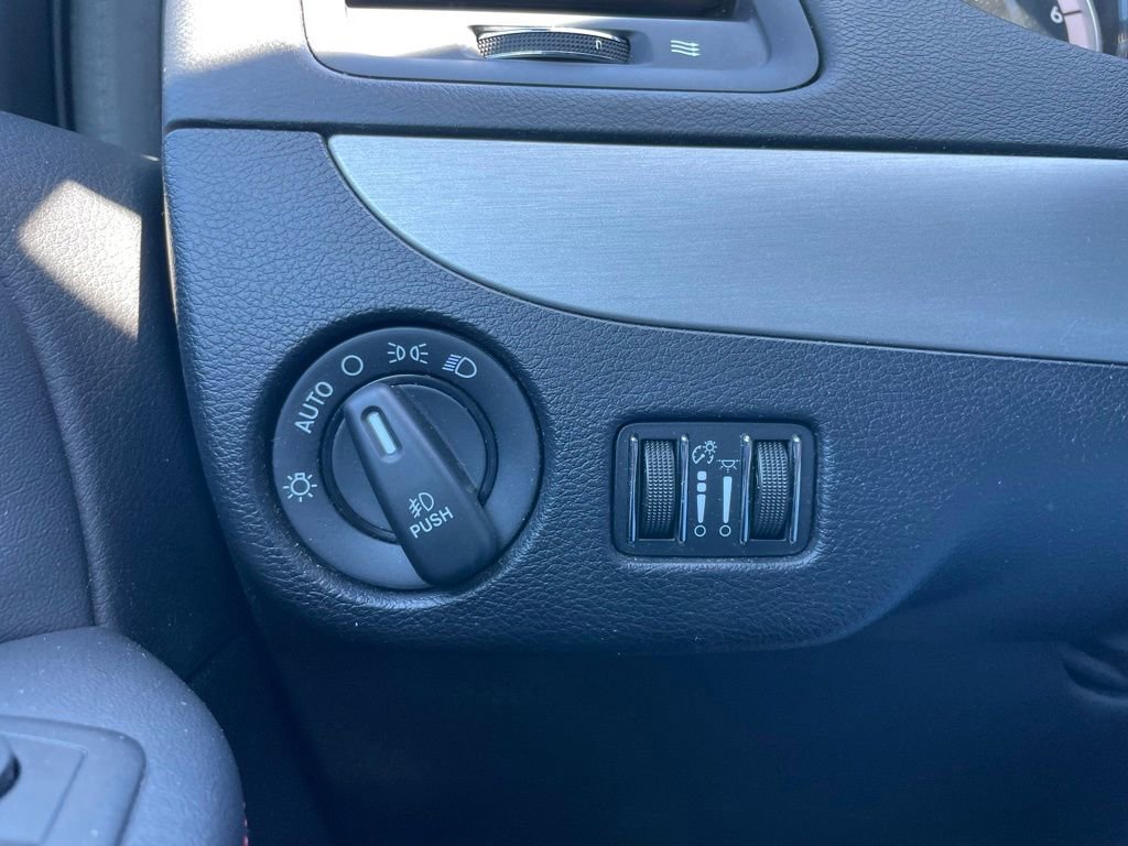 Used 2012 Dodge Grand Caravan R/T w/ Safety Sphere Group FWD image 39