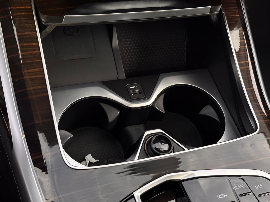 Used 2025 BMW X7 xDrive40i image 15