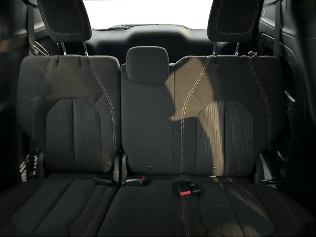 Used 2020 Chrysler Pacifica Touring w/ S Appearance Package image 36