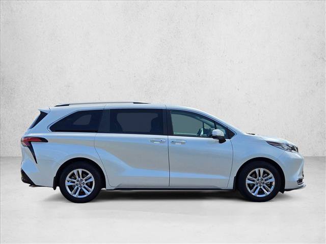Used 2023 Toyota Sienna Limited AWD/4WD video 4