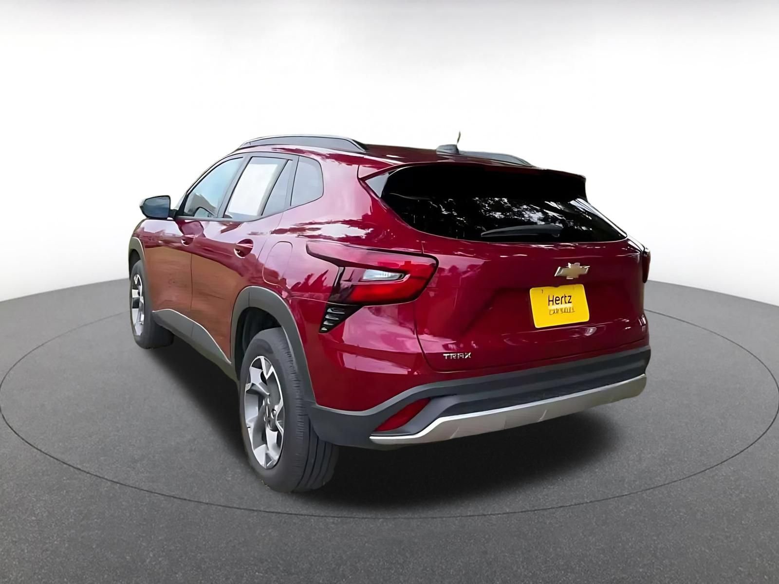 Used 2025 Chevrolet Trax LT FWD image 10