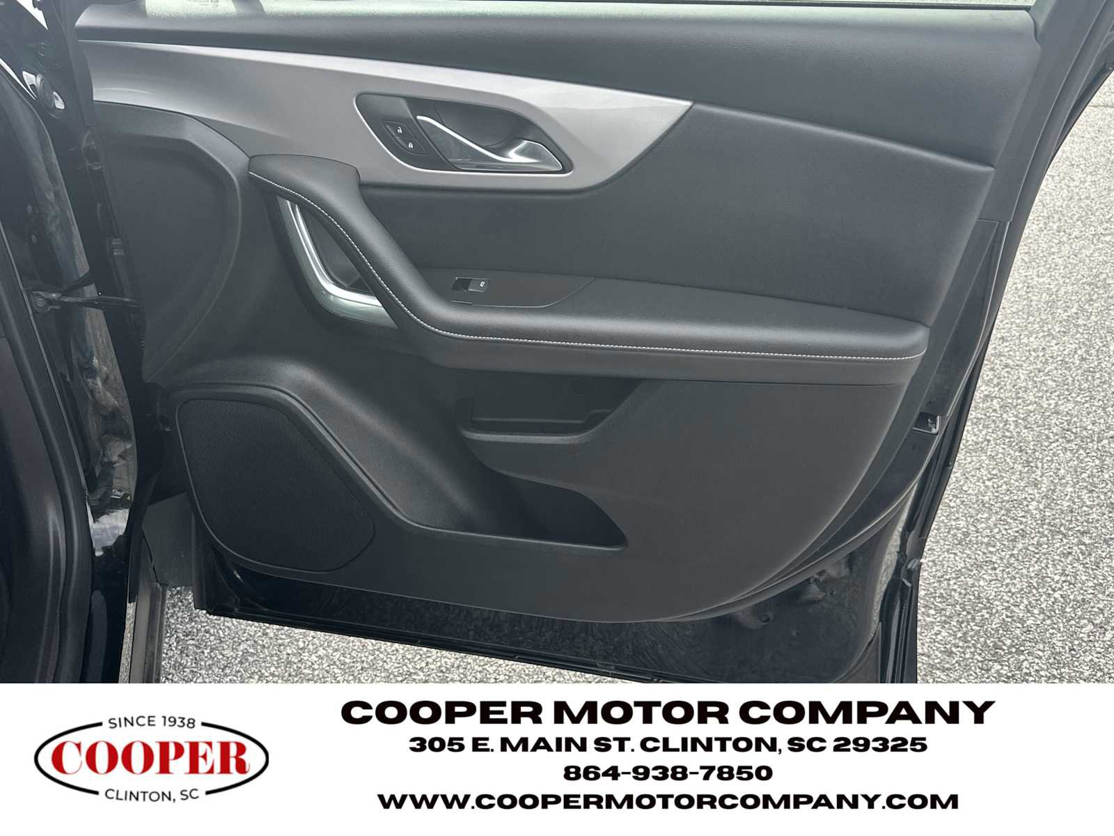 Used 2025 Chevrolet Blazer LT FWD image 13