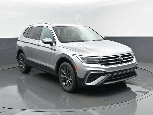 Used 2022 Volkswagen Tiguan SE image 3