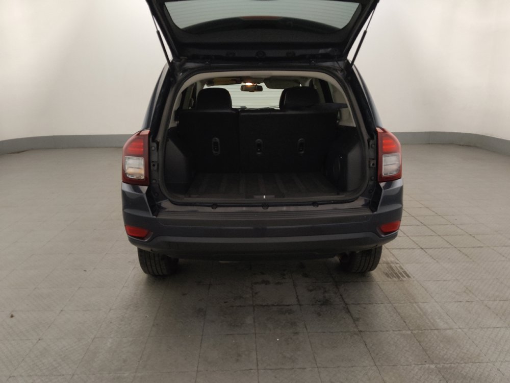 Used 2014 Jeep Compass Latitude w/ Sun/Sound Group AWD/4WD image 29