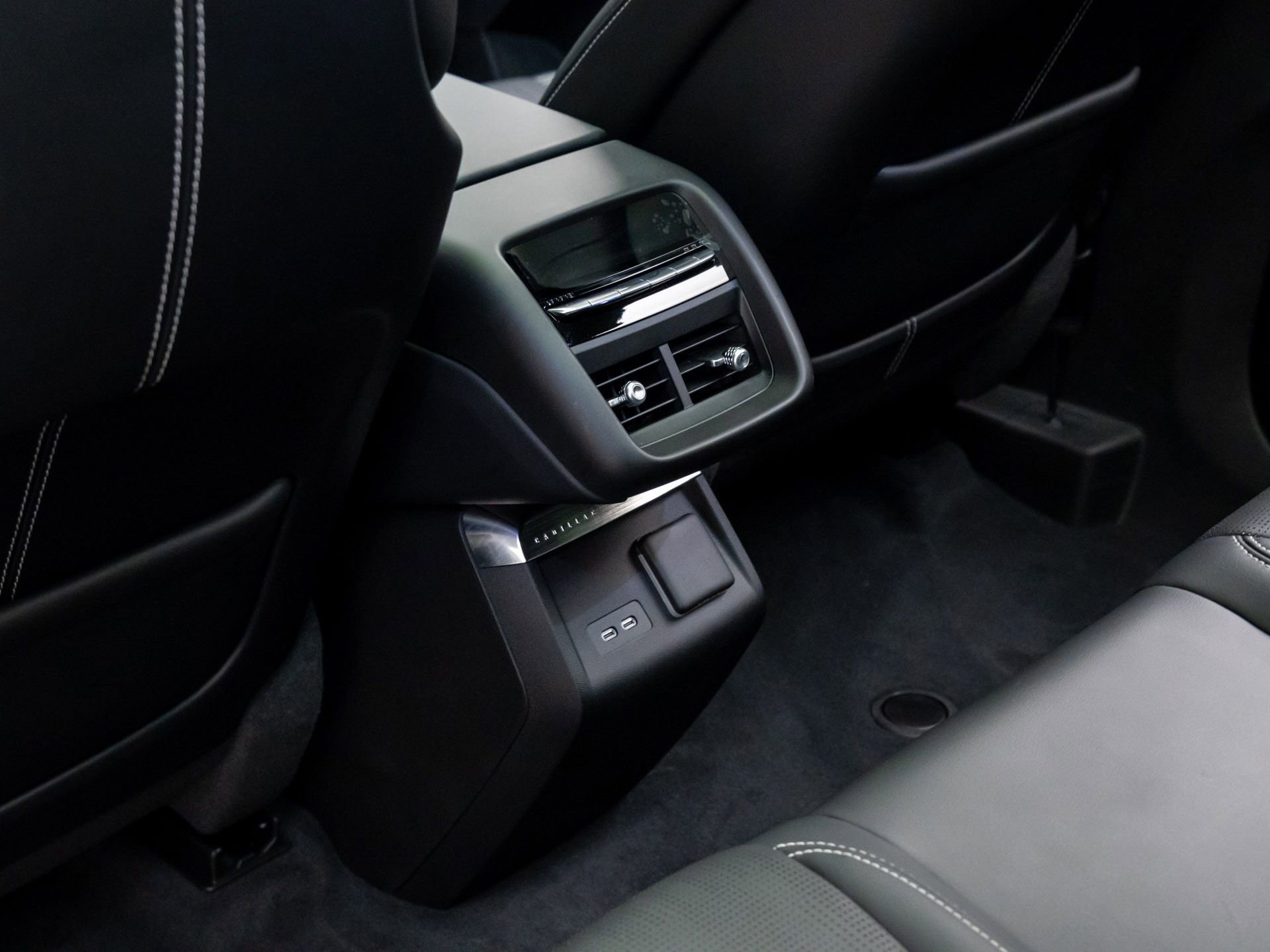 Used 2025 Cadillac Lyriq Luxury w/ LPO, Floor Liner Package AWD/4WD image 23