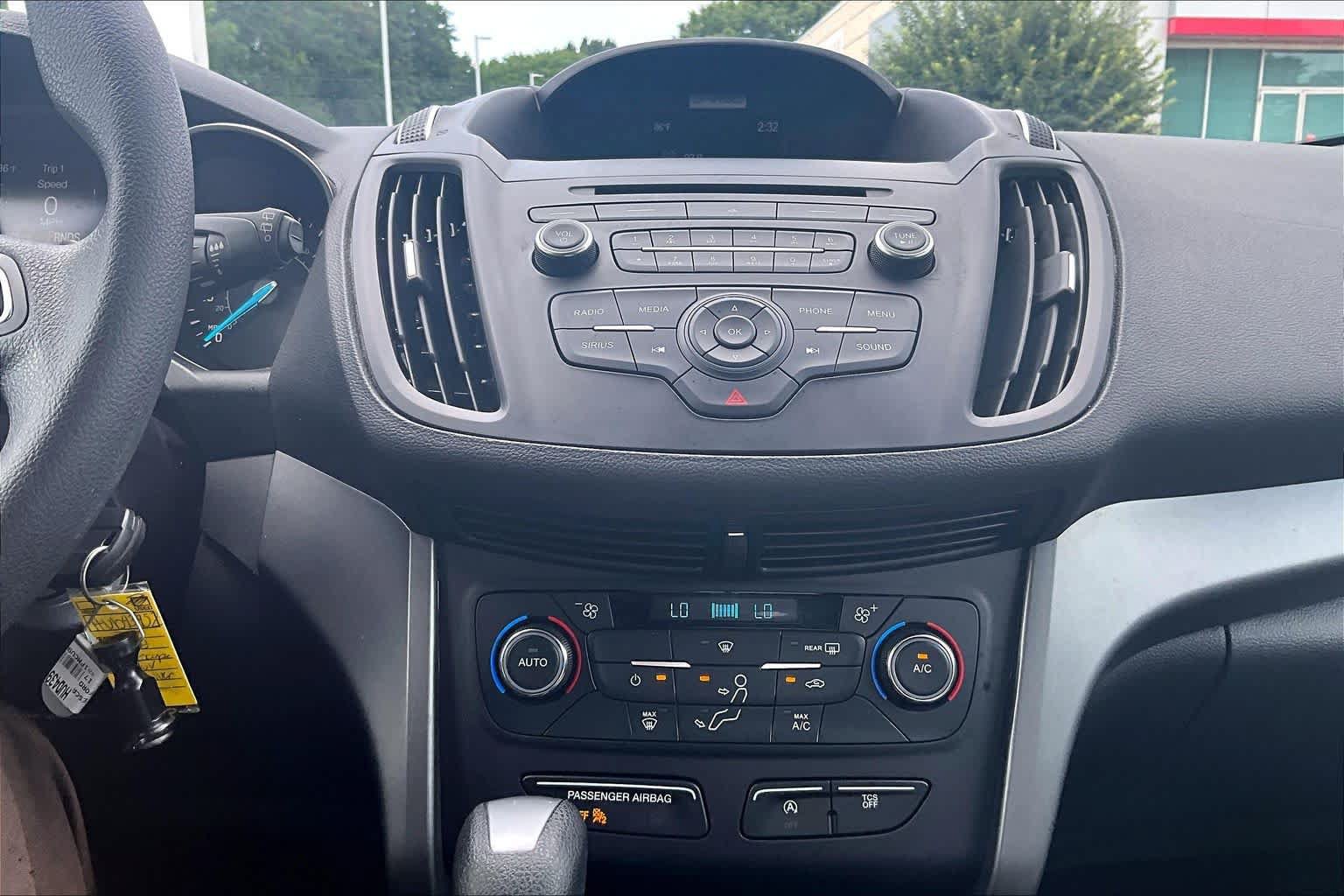 Used 2017 Ford Escape SE AWD/4WD image 35