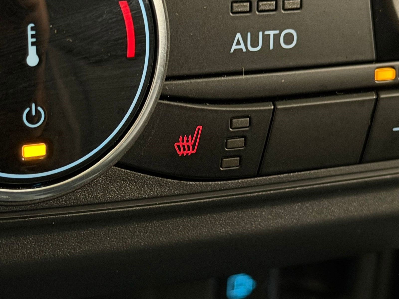 Used 2024 Ford Maverick Lariat w/ Black Appearance Package image 16