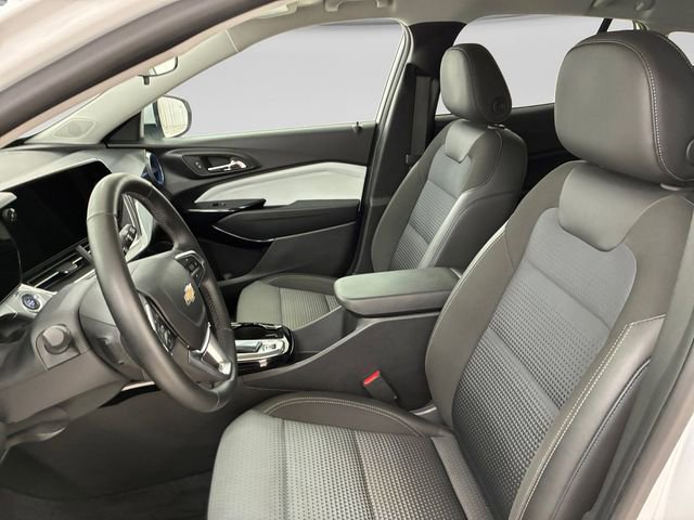 Used 2024 Chevrolet Trax LT w/ Driver Confidence Package image 12