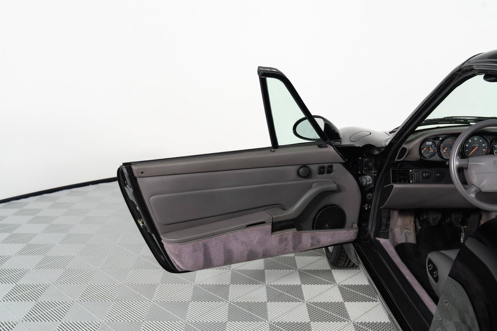 Used 1996 Porsche 911 Targa RWD image 27