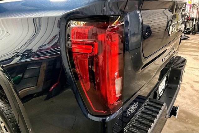 Used 2023 GMC Sierra 1500 Denali Ultimate AWD/4WD image 8