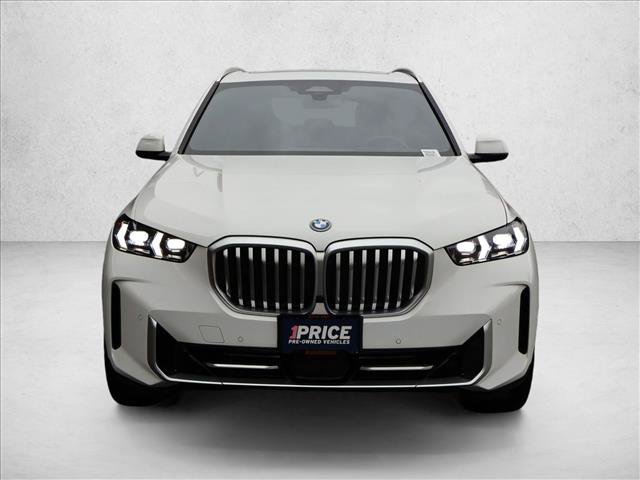 Used 2026 BMW X5 xDrive50e w/ Premium Package AWD/4WD image 3