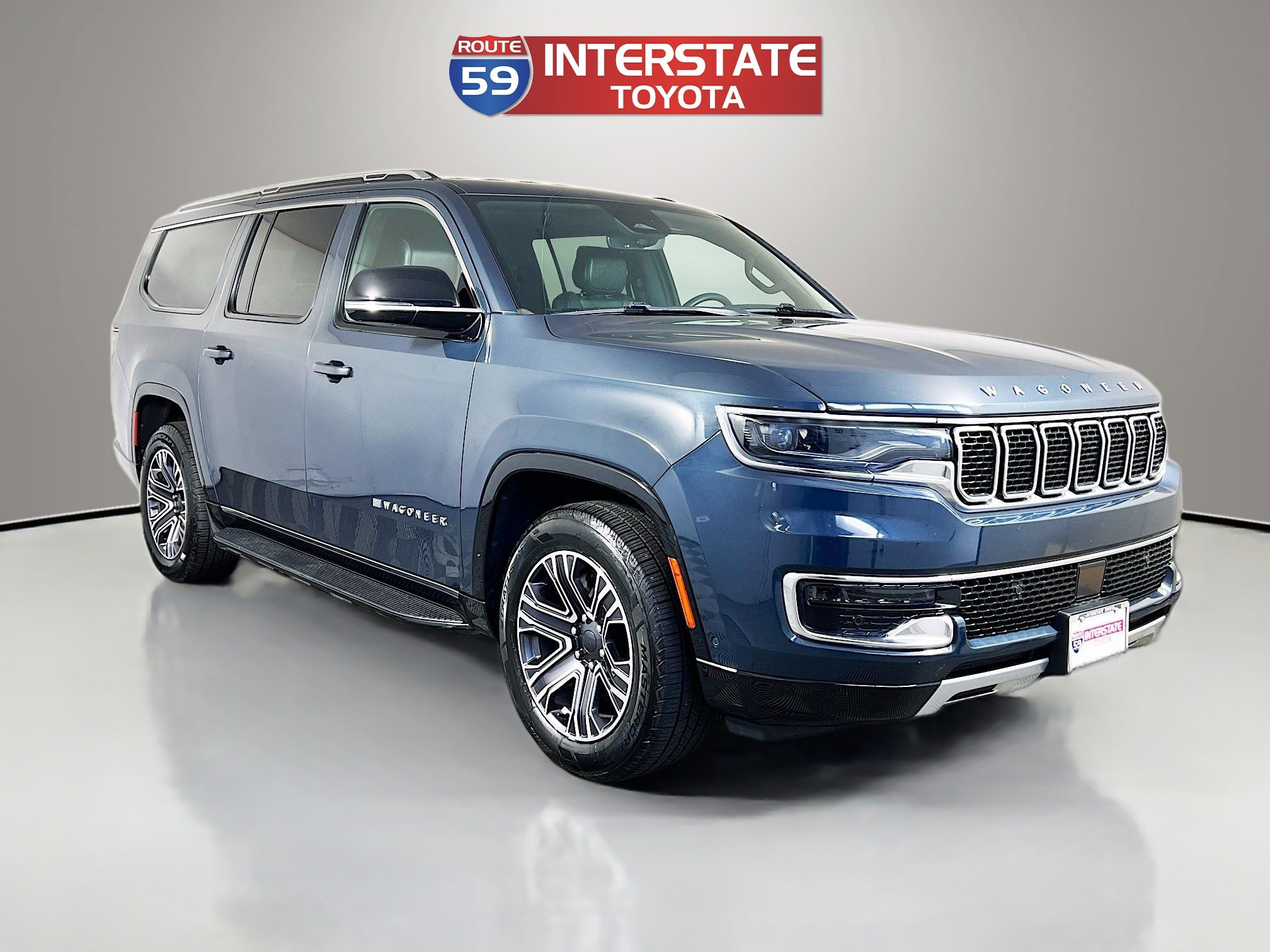 Used 2024 Jeep Wagoneer L Series II w/ Flexible Seating Group image 1