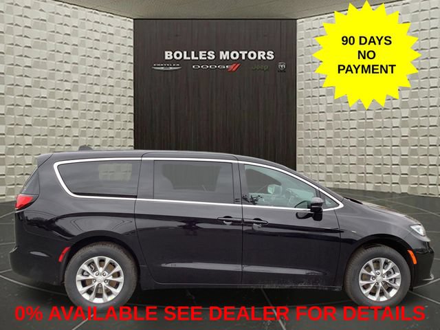 New 2026 Chrysler Pacifica Select