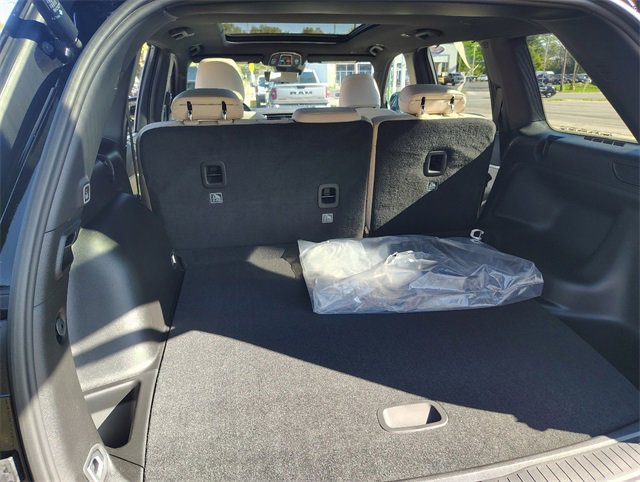 New 2025 Jeep Grand Cherokee Limited image 32