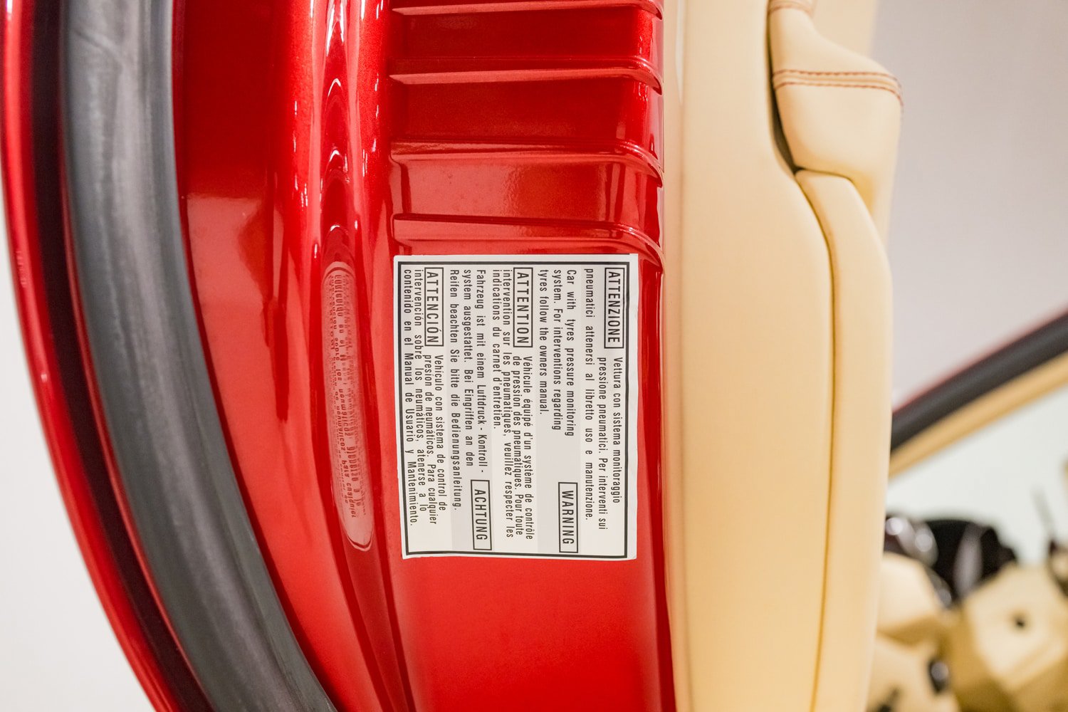 Used 2015 Ferrari California T RWD image 34