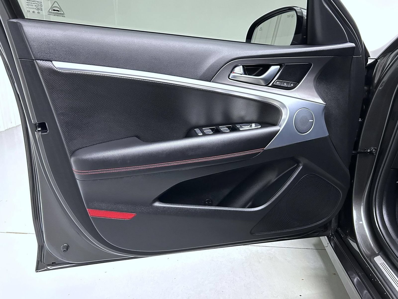 Used 2024 Genesis G70 3.3T Advanced AWD/4WD image 9