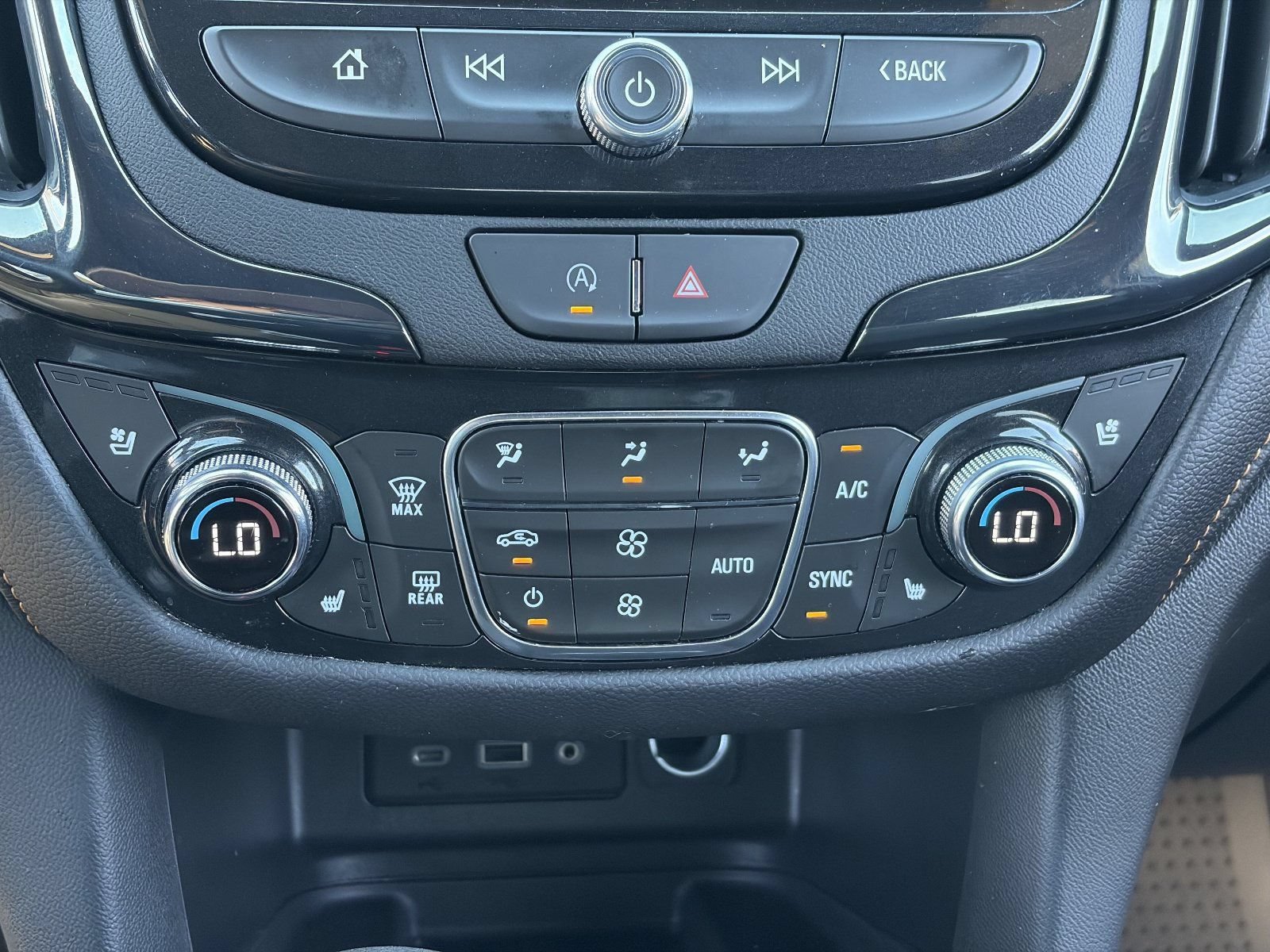 Certified 2024 Chevrolet Equinox Premier AWD/4WD image 30