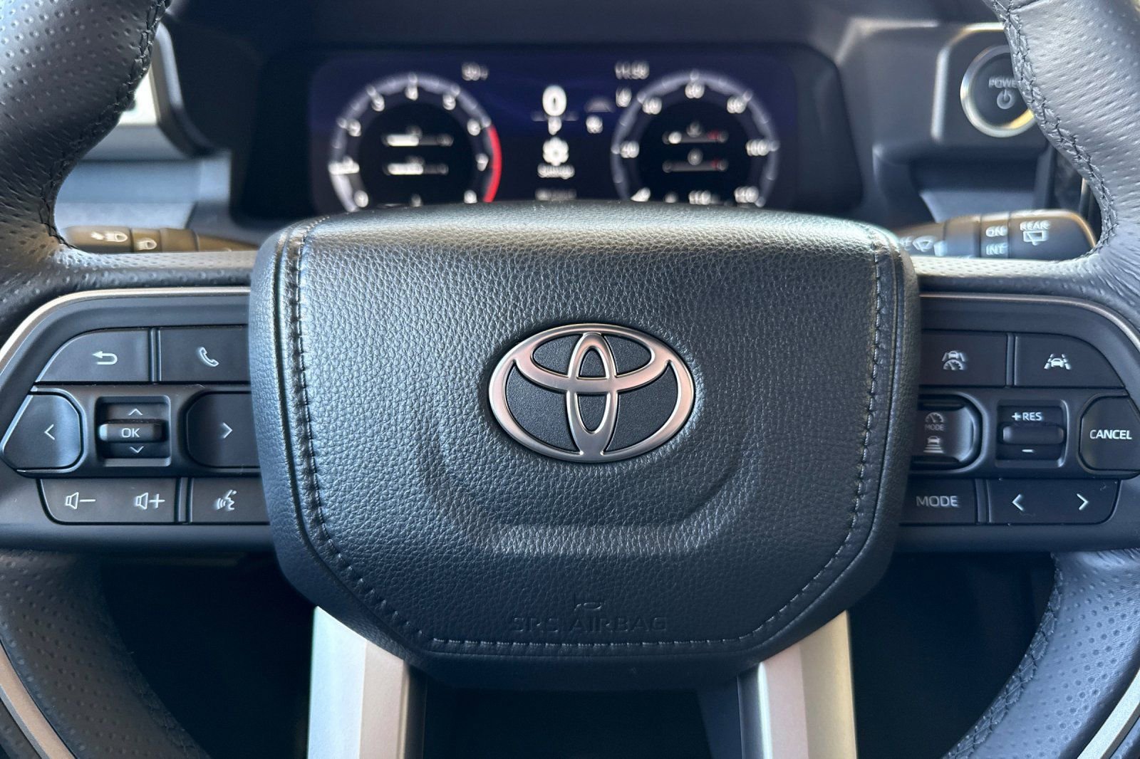 Certified 2025 Toyota 4Runner Trailhunter image 27